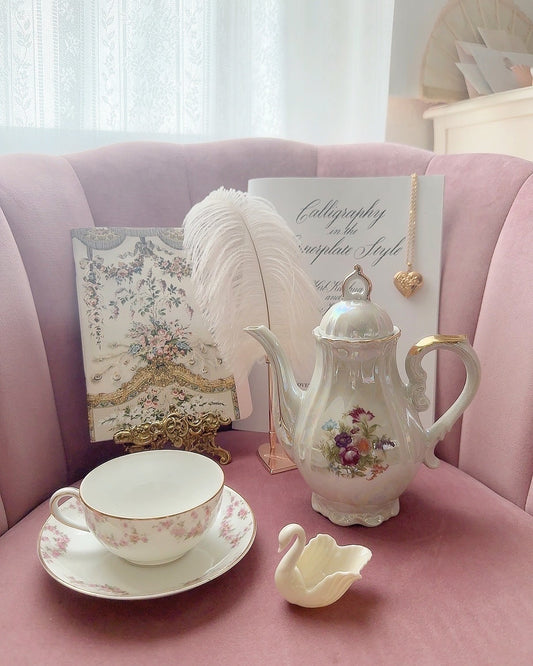 Vintage tea pot