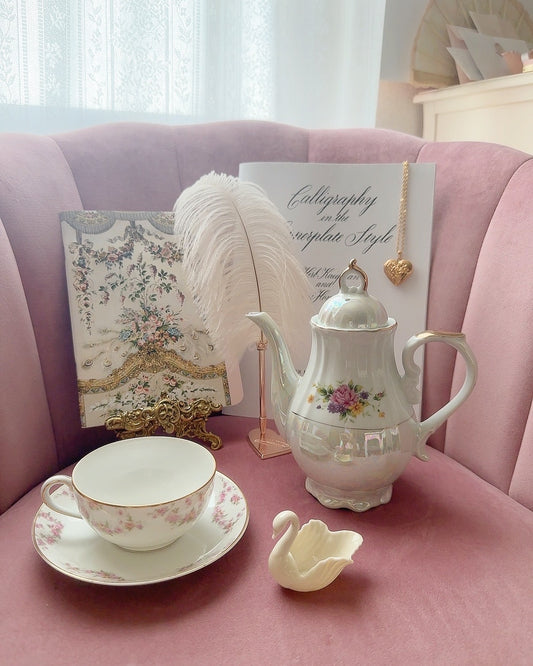 Vintage tea pot