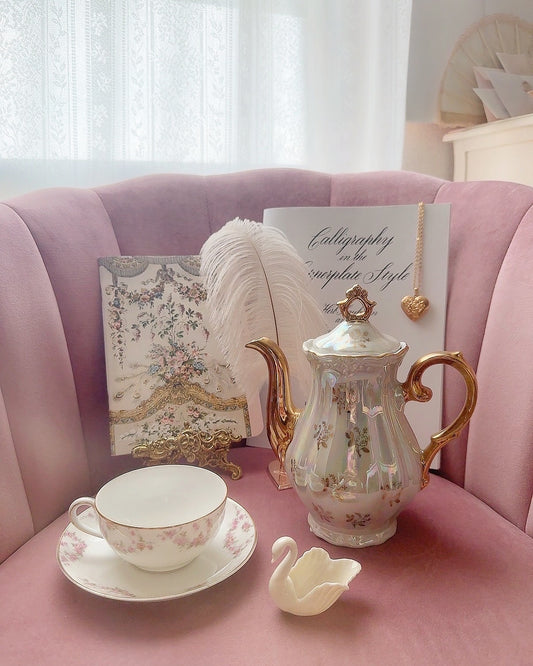 Vintage tea pot