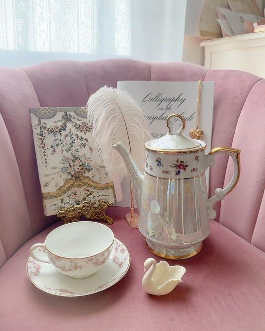 Vintage tea pot