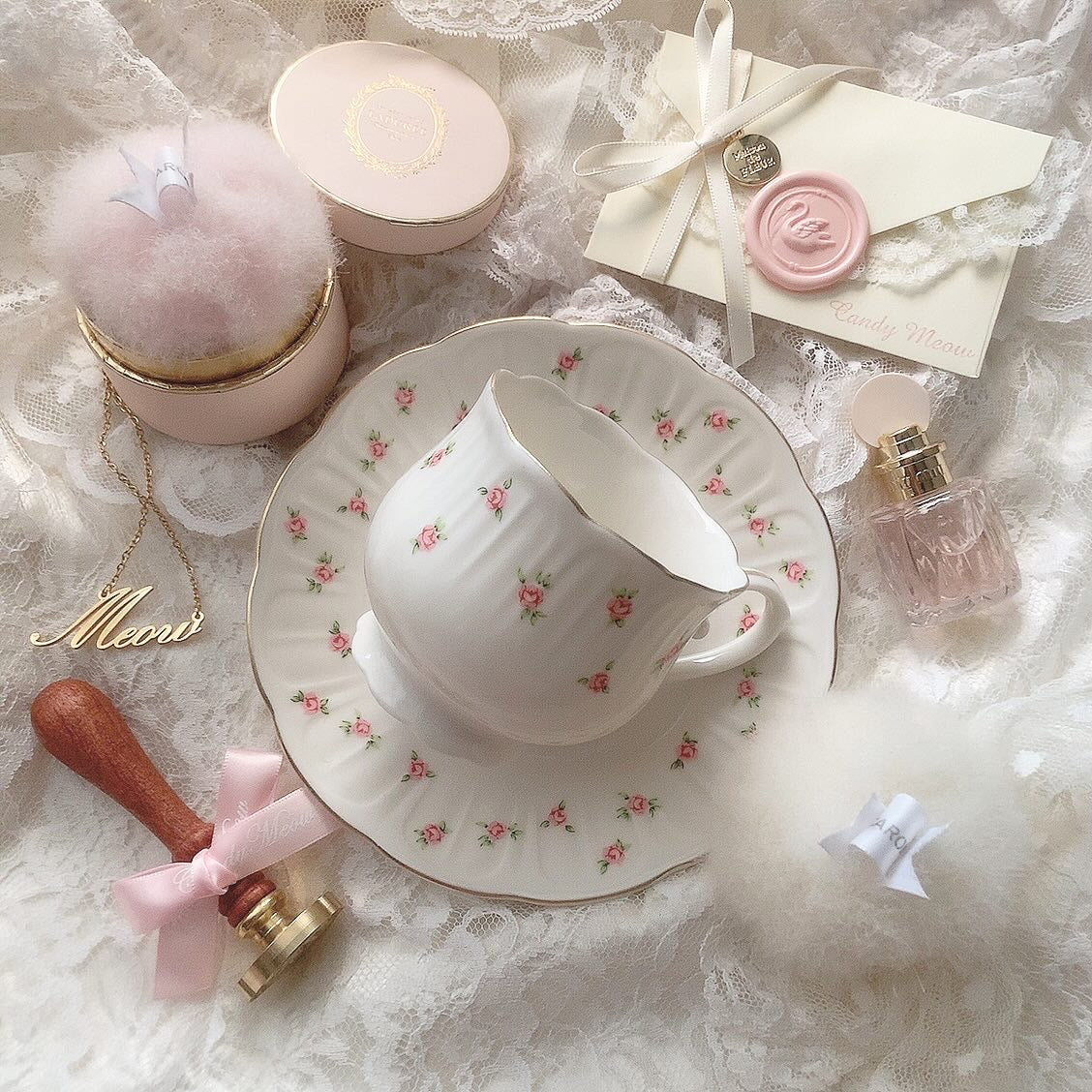 Petite rose cup&saucer