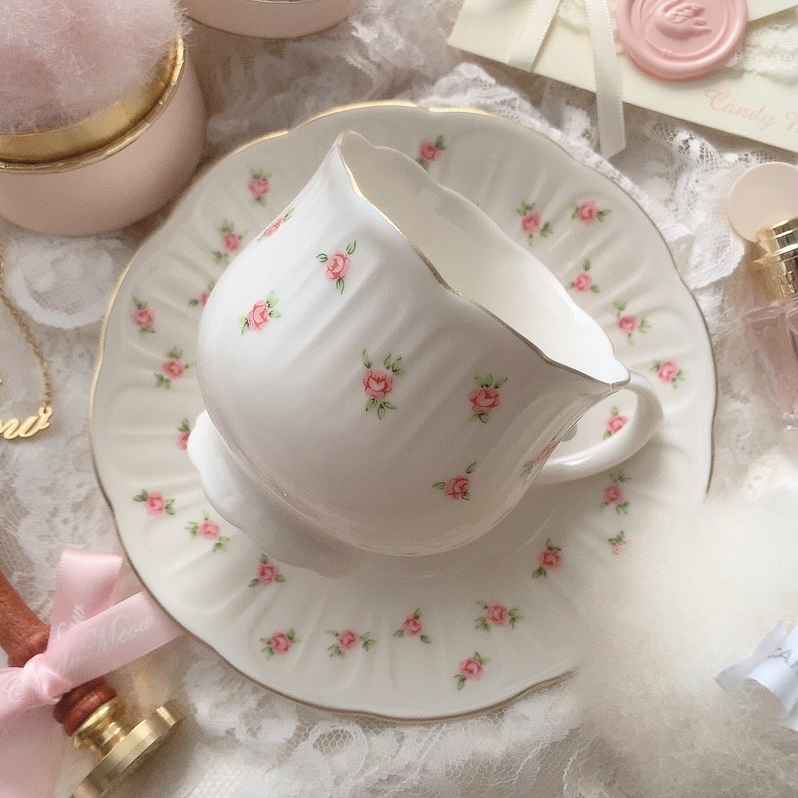 Petite rose cup&saucer