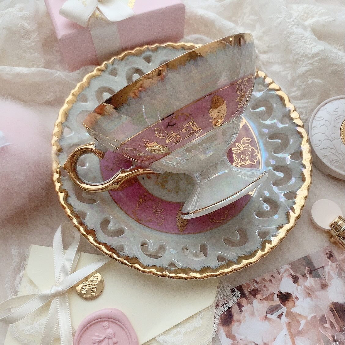 Vintgage pearl pink cup&saucer