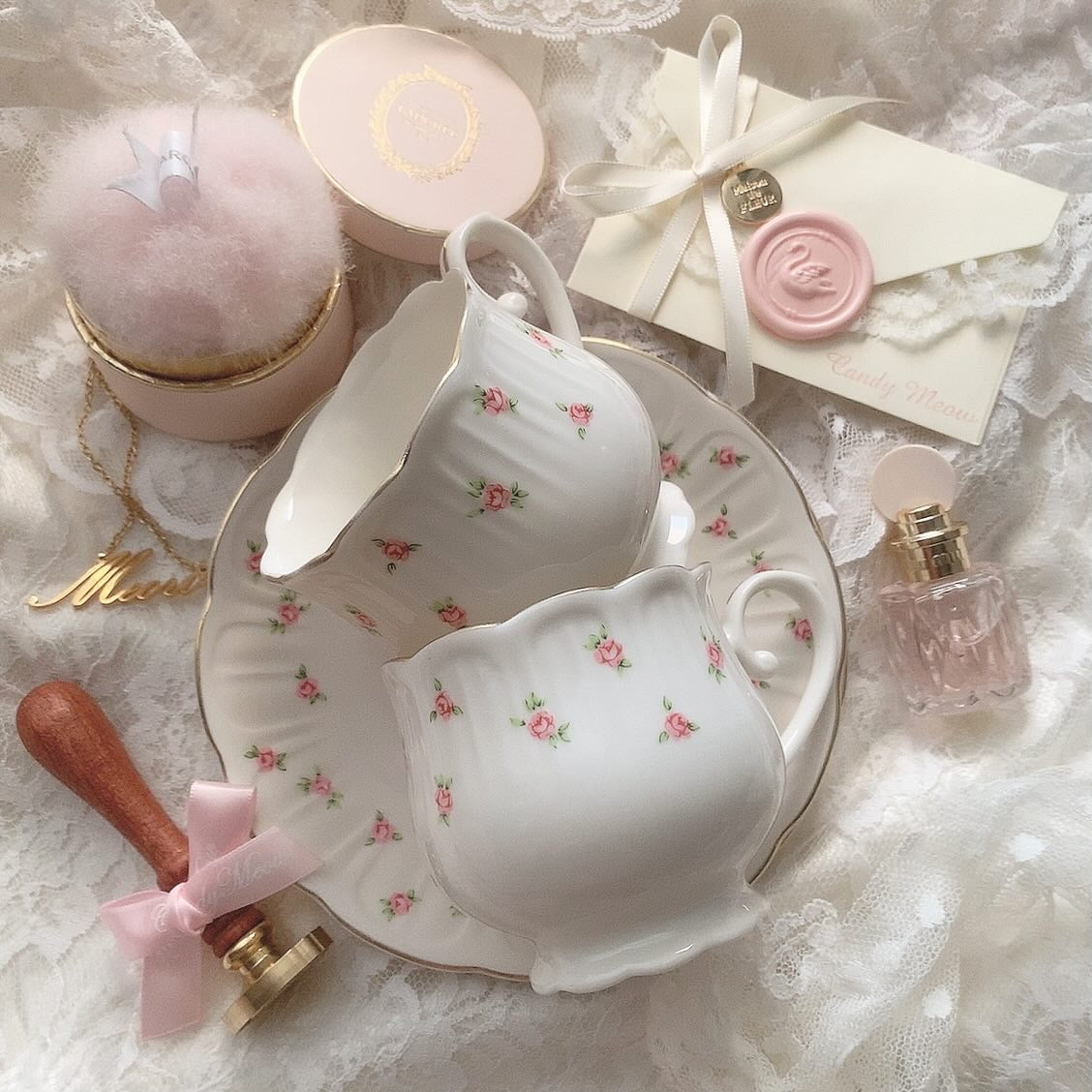 Petite rose cup&saucer