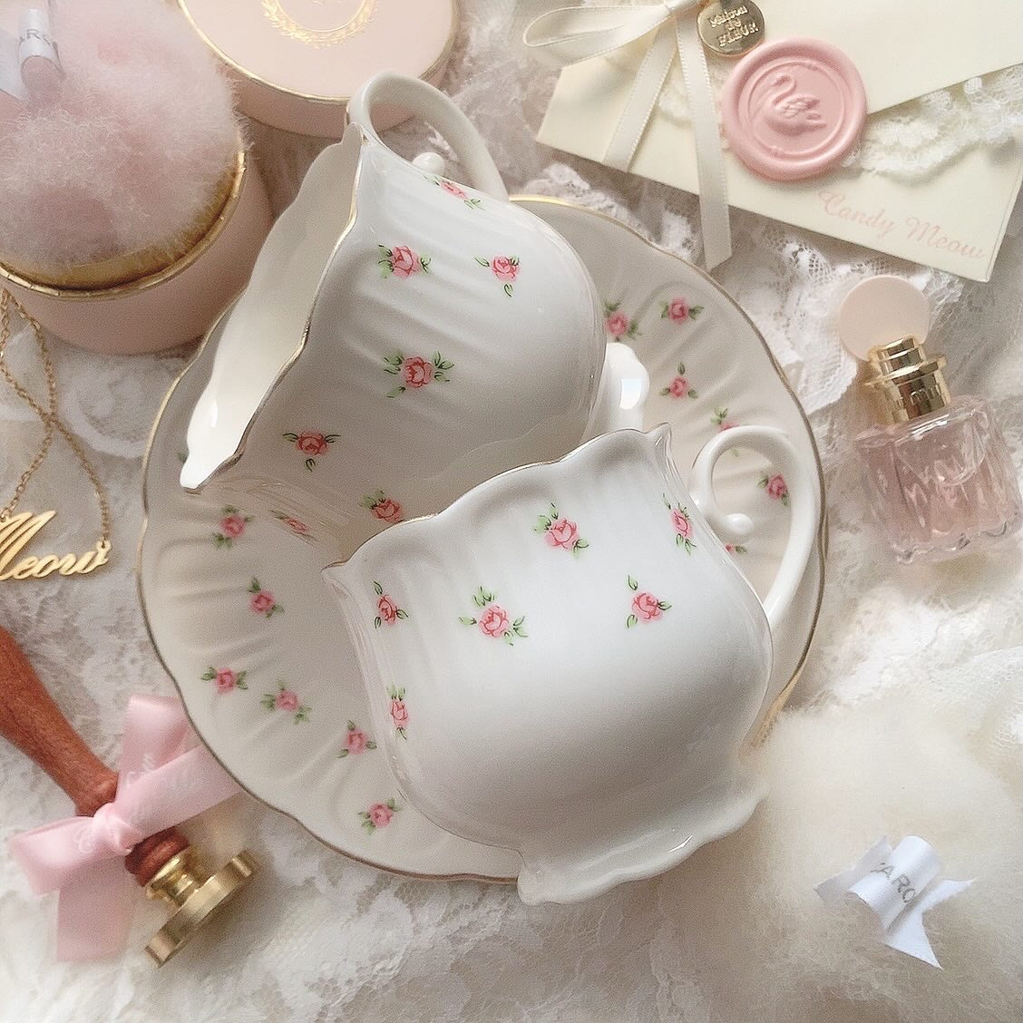 Petite rose cup&saucer