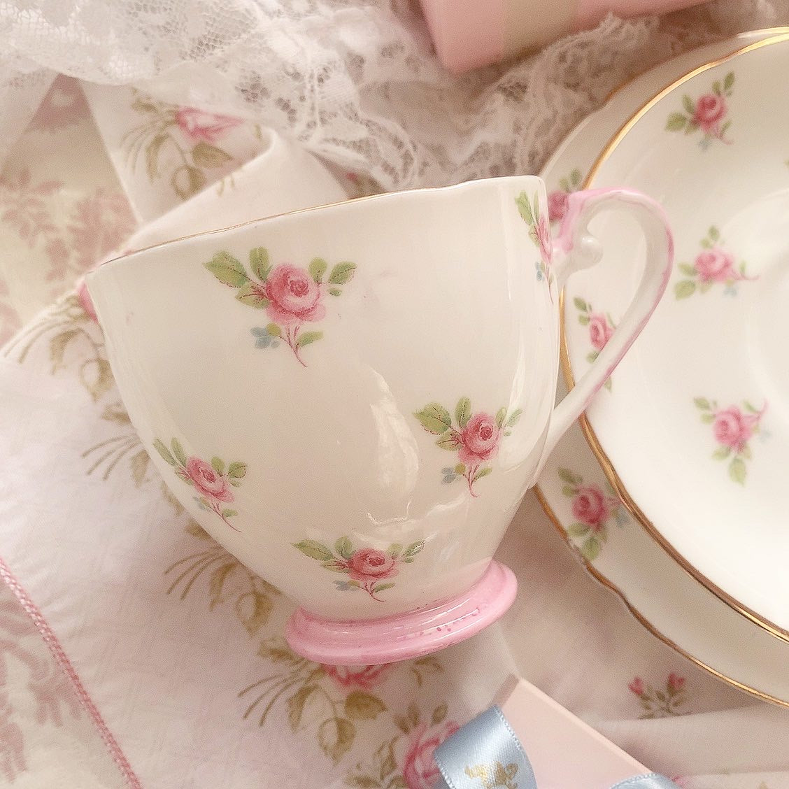 Endearing rose cup&saucer,plate(trio)