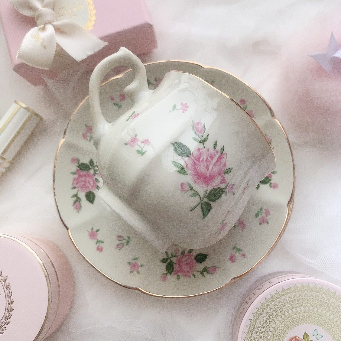 Blooming rose cup&saucer