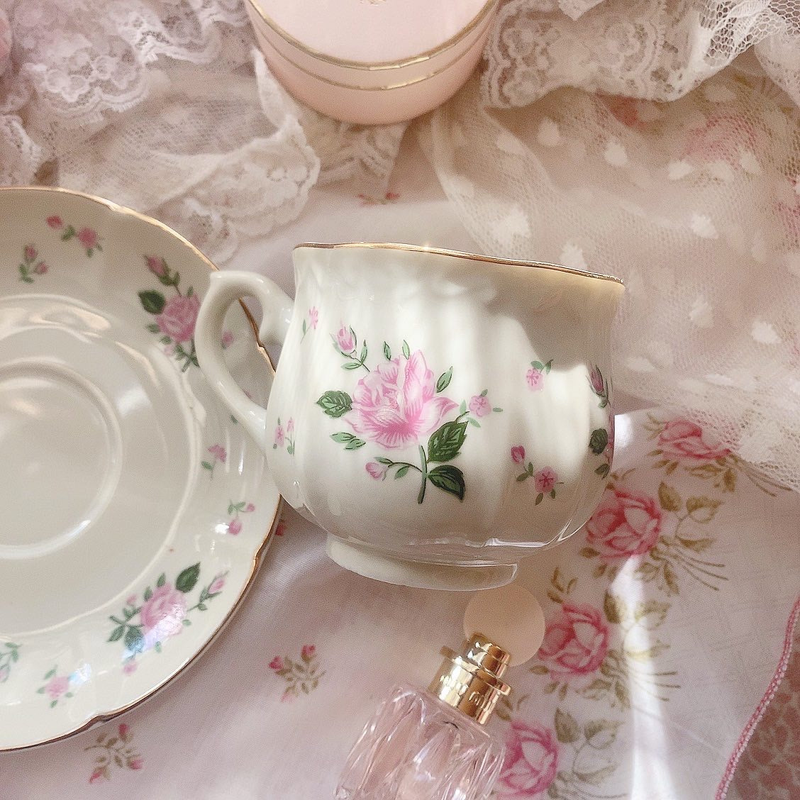 Blooming rose cup&saucer