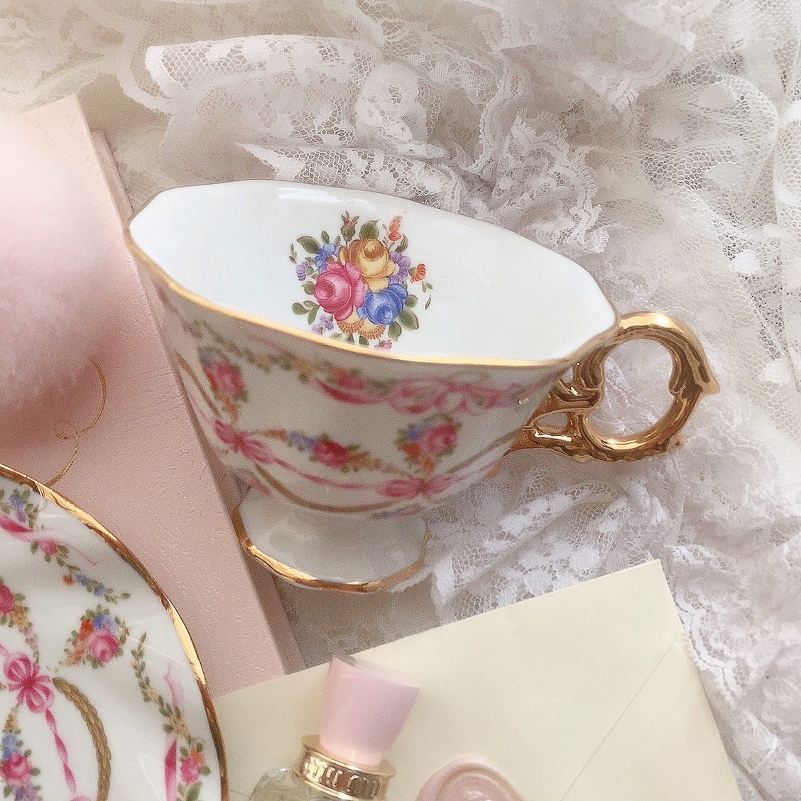 Ribbon garland cup&saucer