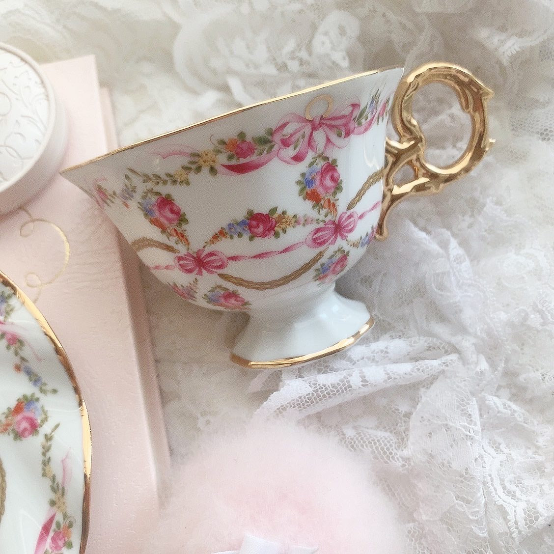 Ribbon garland cup&saucer