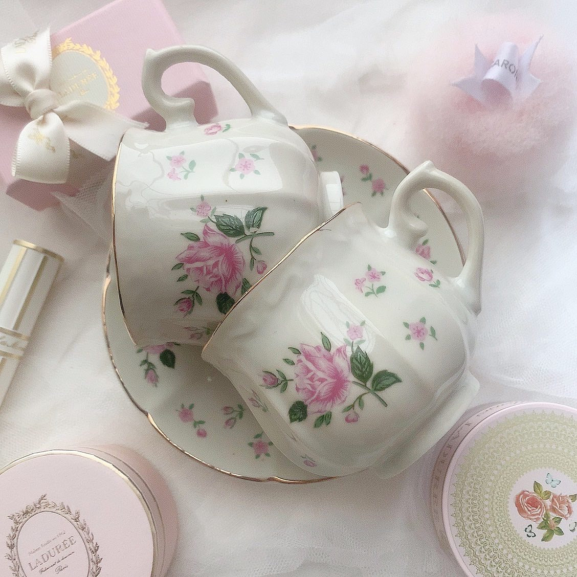 Blooming rose cup&saucer