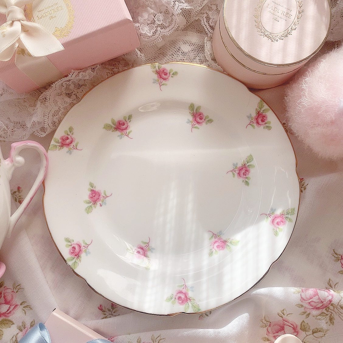 Endearing rose cup&saucer,plate(trio)